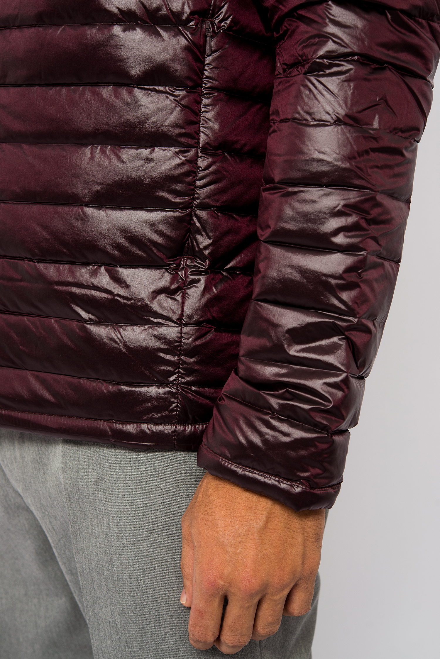 Áo Jacket Lông Vũ Màu Đỏ Đô Đậm