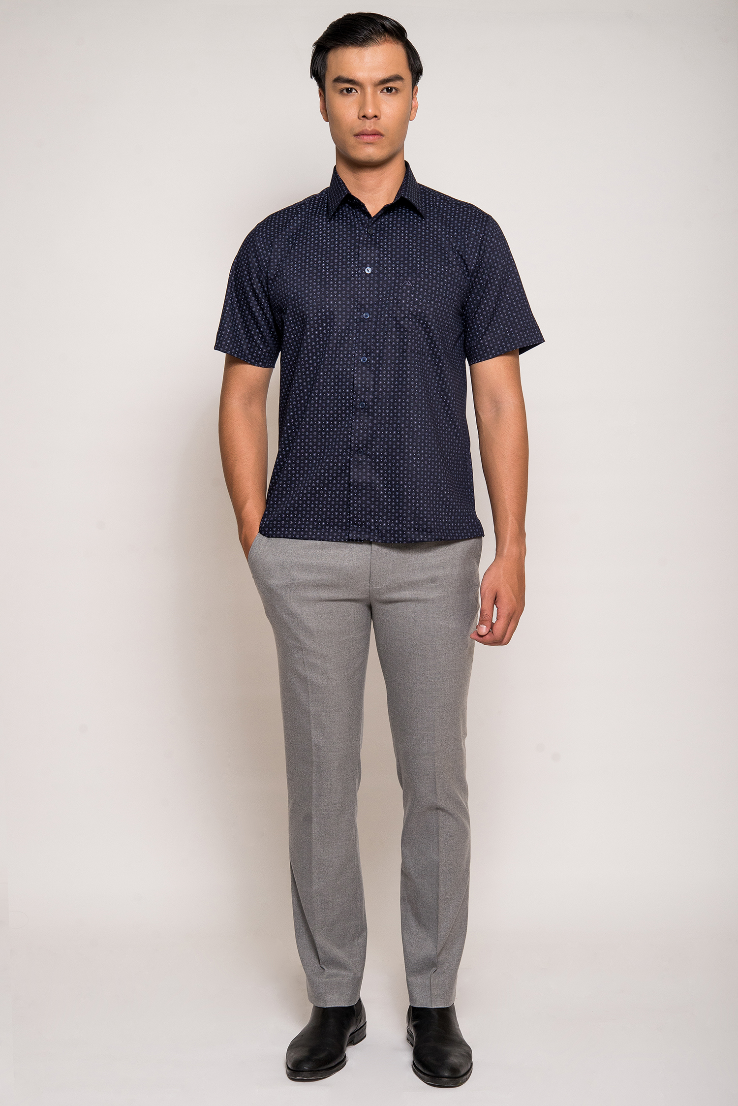 Sơ mi ngắn tay casual đen in hoa văn - HẾT HÀNG