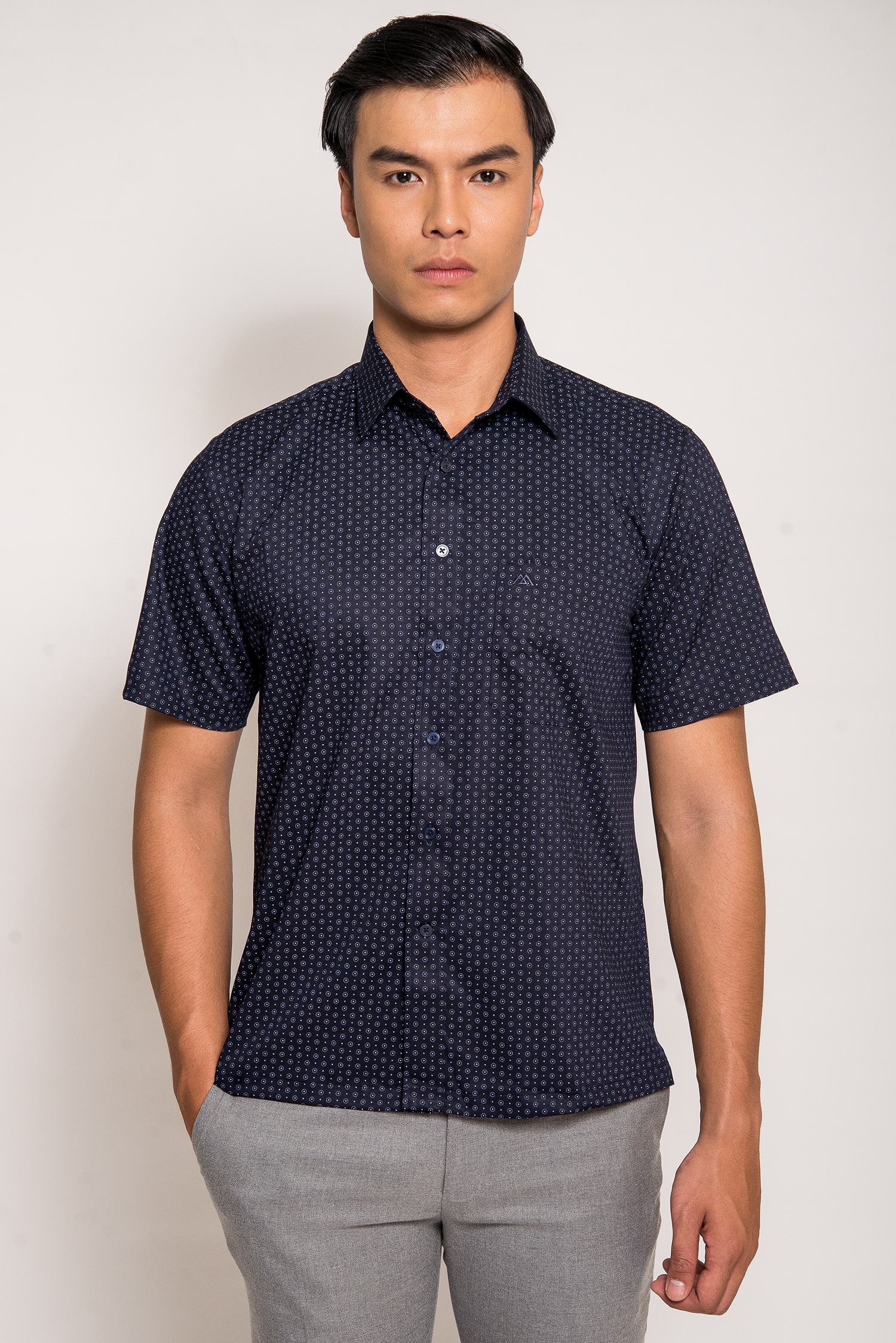 Sơ mi ngắn tay casual đen in hoa văn - HẾT HÀNG