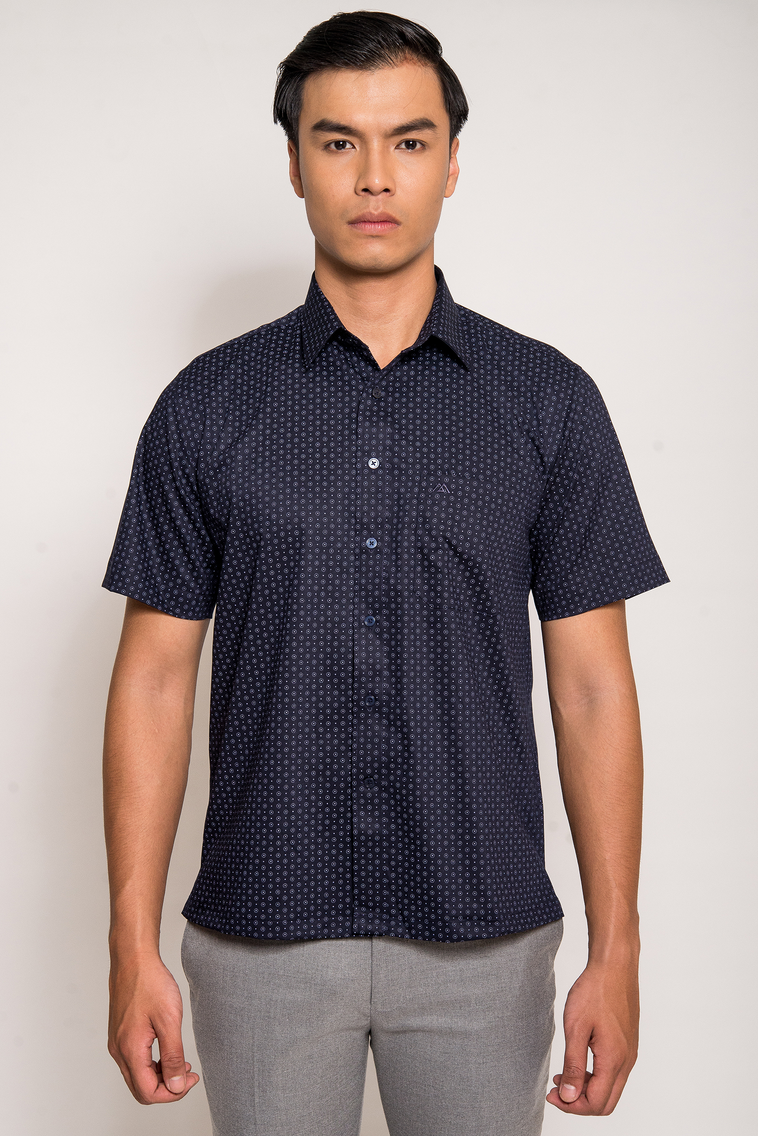 Sơ mi ngắn tay casual đen in hoa văn - HẾT HÀNG