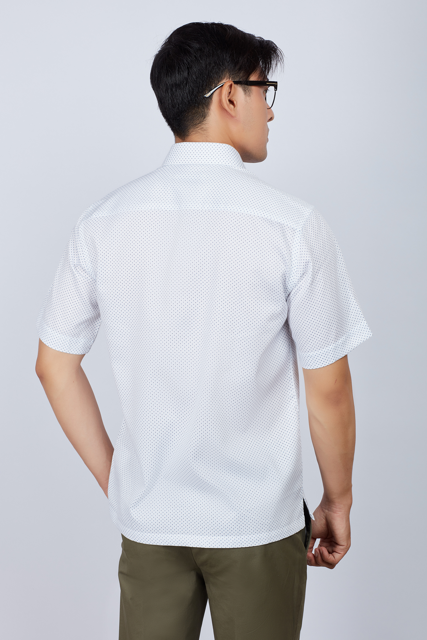 Áo sơ mi nam Casual ngắn tay trắng hoa văn chấm bi - HẾT HÀNG