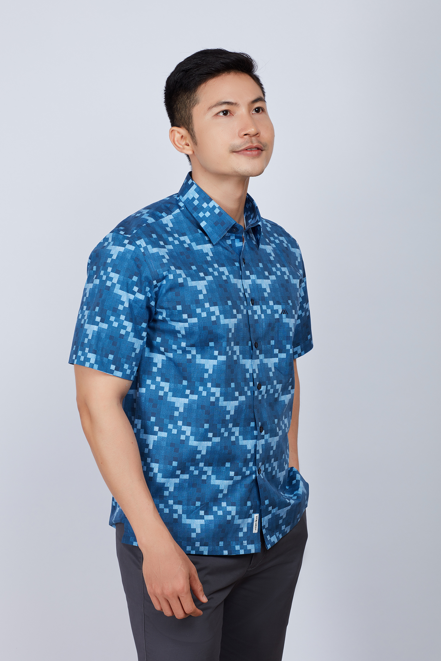 Áo sơ mi nam Casual ngắn tay xanh dương hoa văn - HÊT HÀNG