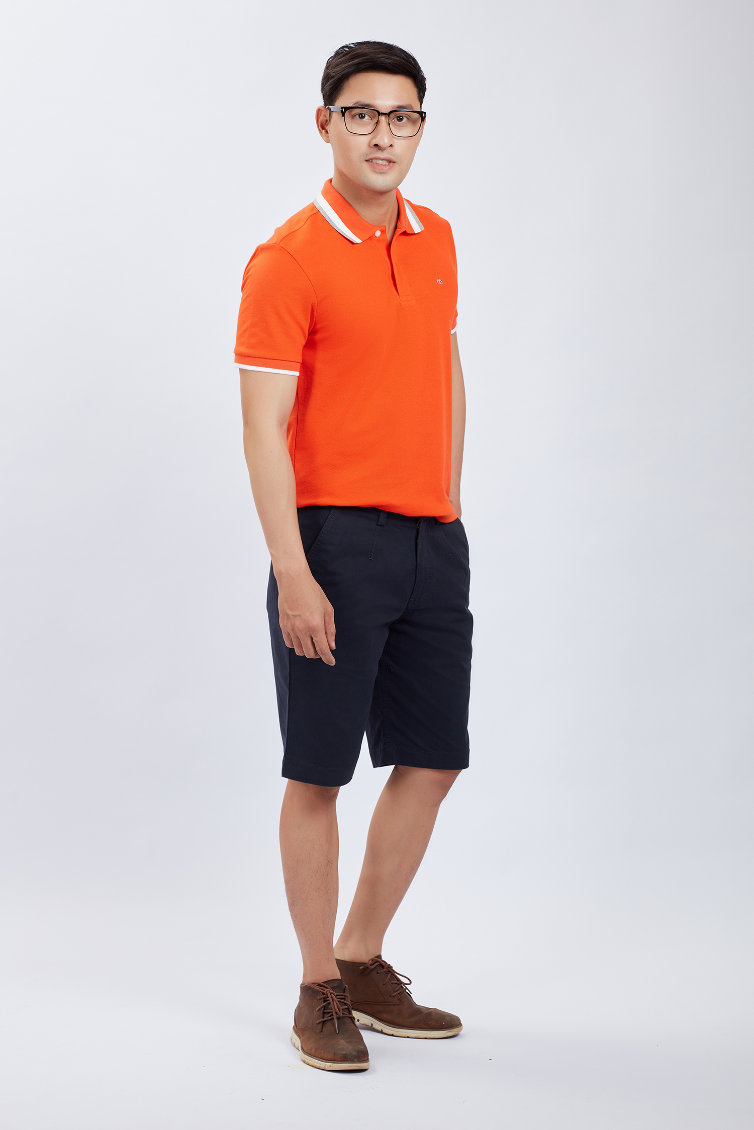 Quần short nam xanh đen trơn