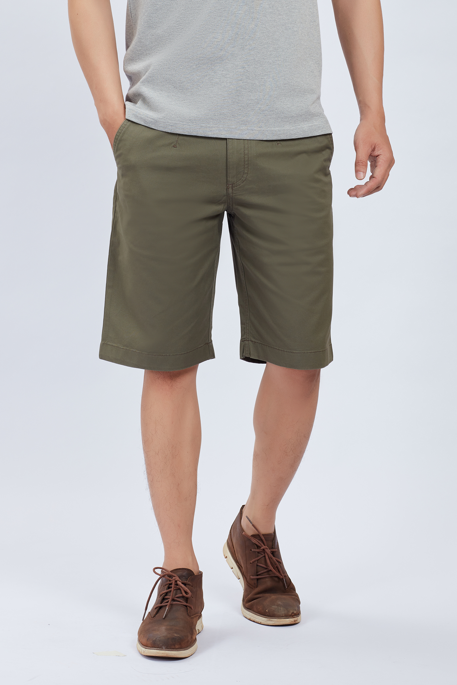 Quần short nam xanh lục quân