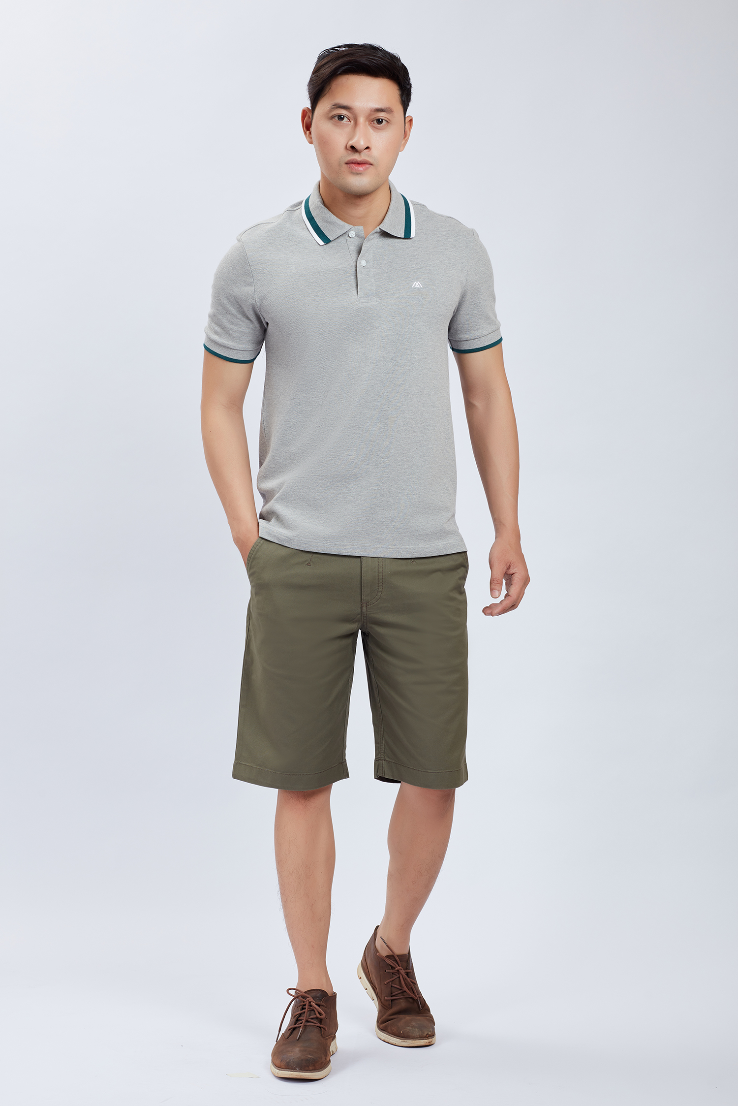 Quần short nam xanh lục quân