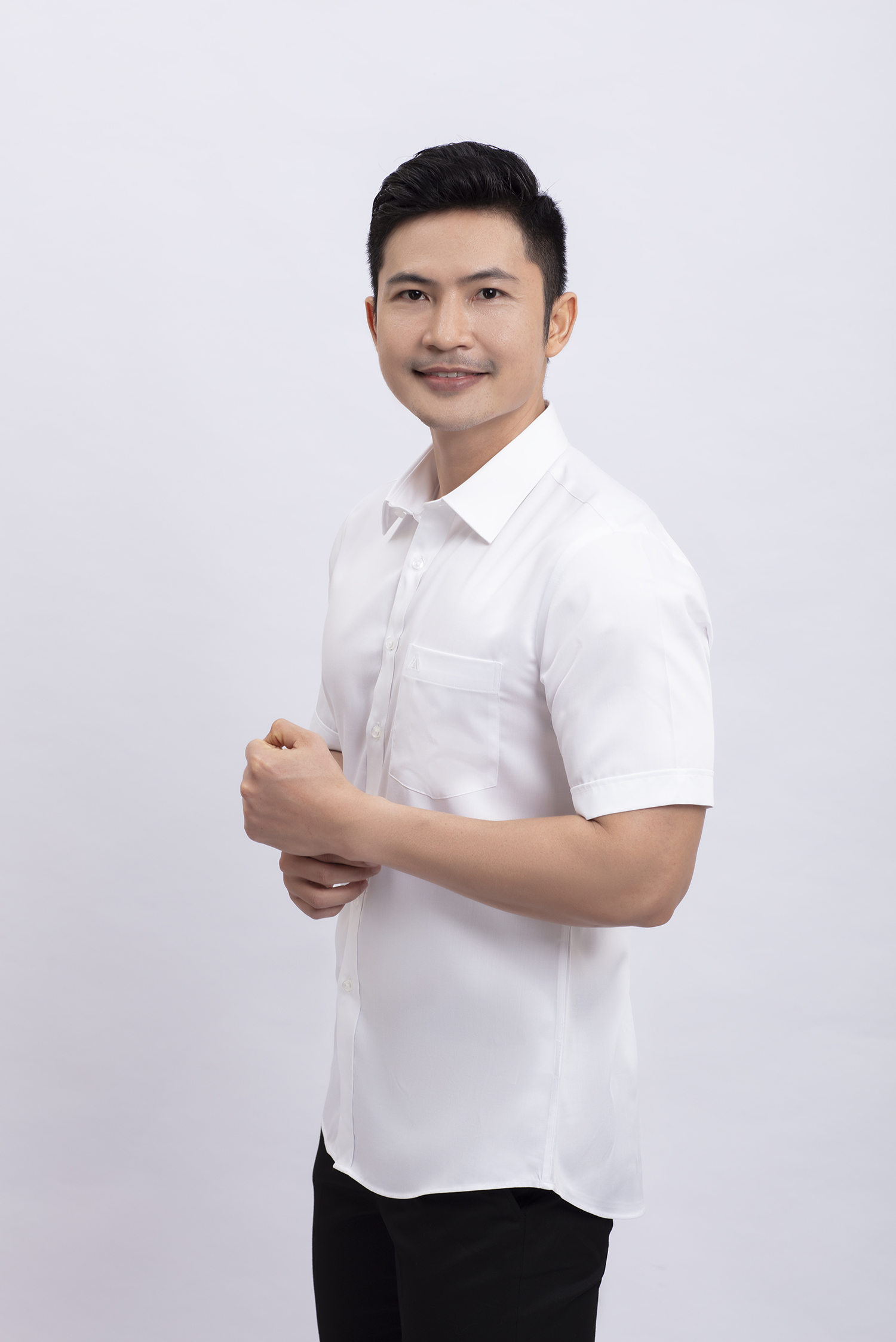 Sơ mi nam ngắn tay Slimfit trắng trơn - HẾT HÀNG