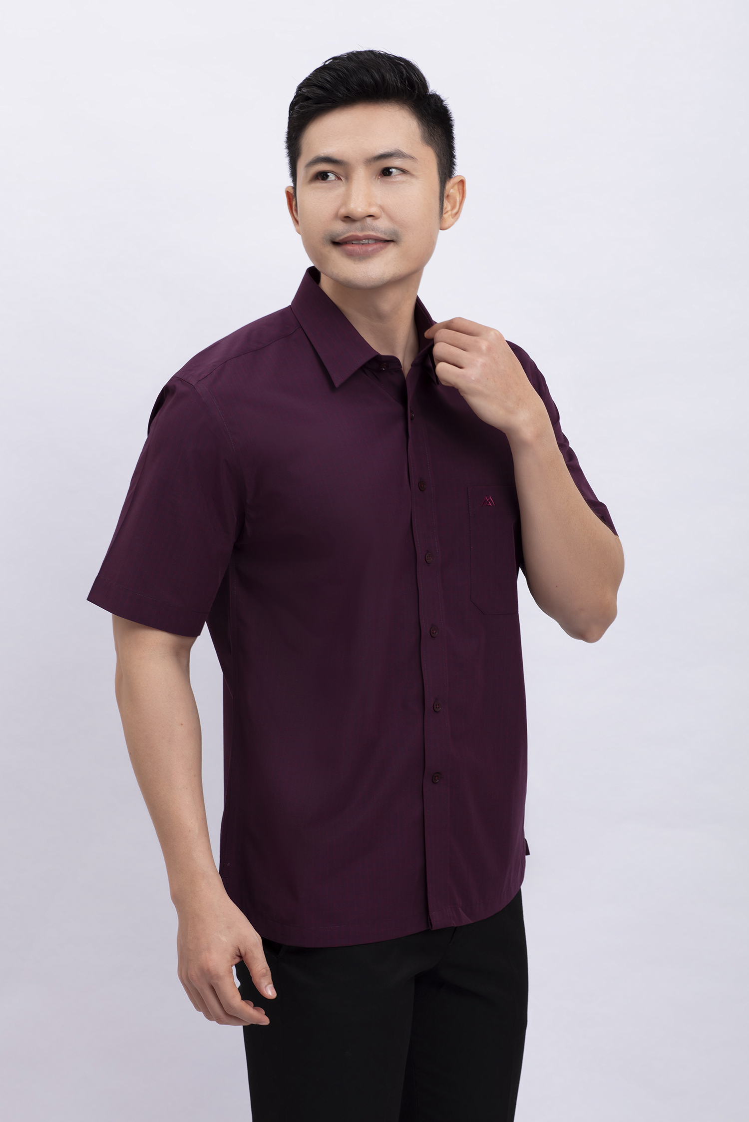 Áo sơ mi nam ngắn tay Casual- Vạt ngang màu đỏ rượu caro nhỏ