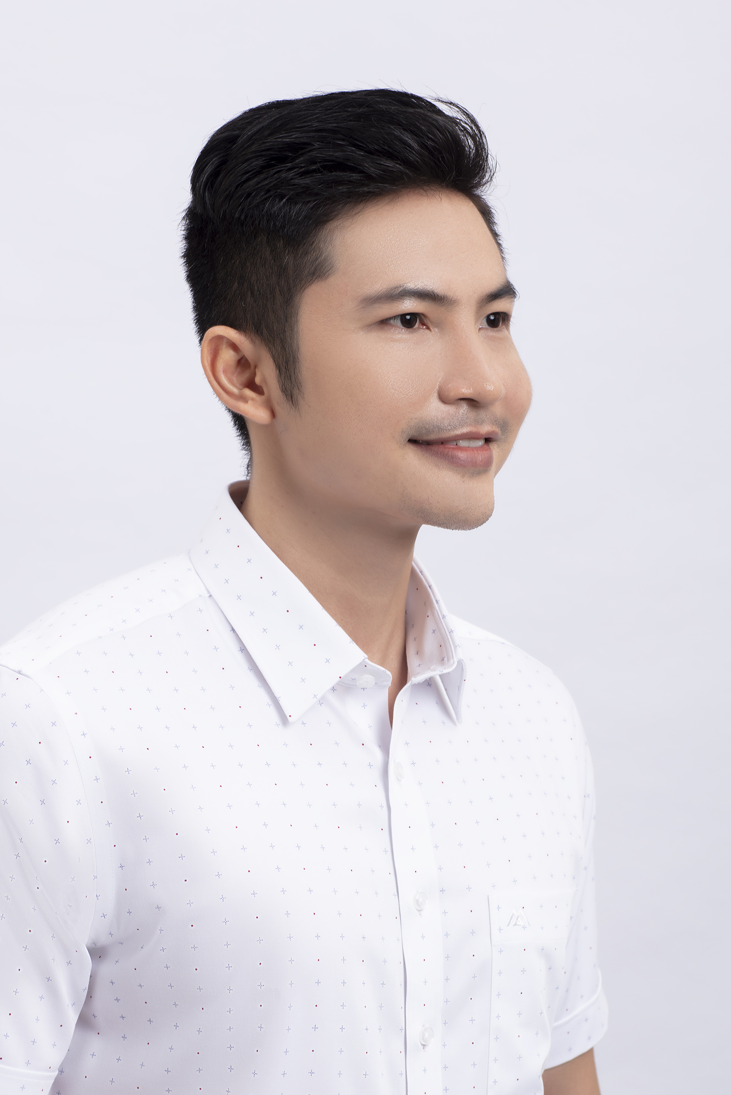 Áo sơ mi ngắn tay trắng in hoa văn - HẾT HÀNG