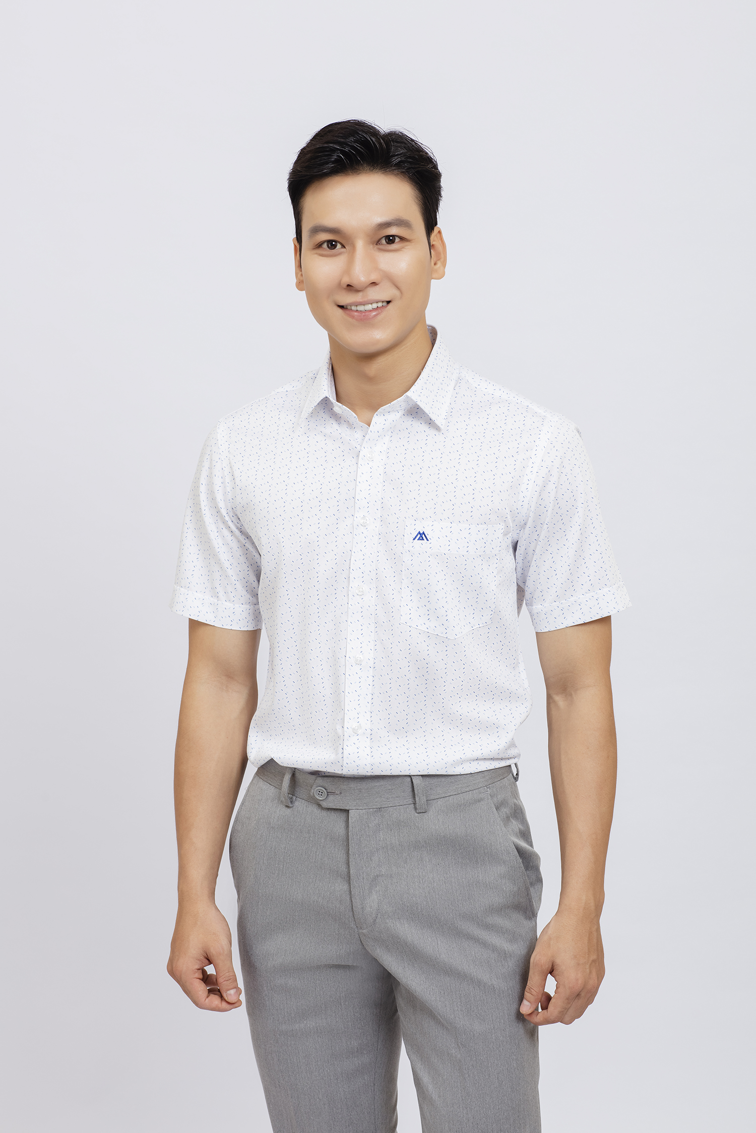 Sơ mi nam Slimfit ngắn tay Trắng in hoa văn xanh - HẾT HÀNG