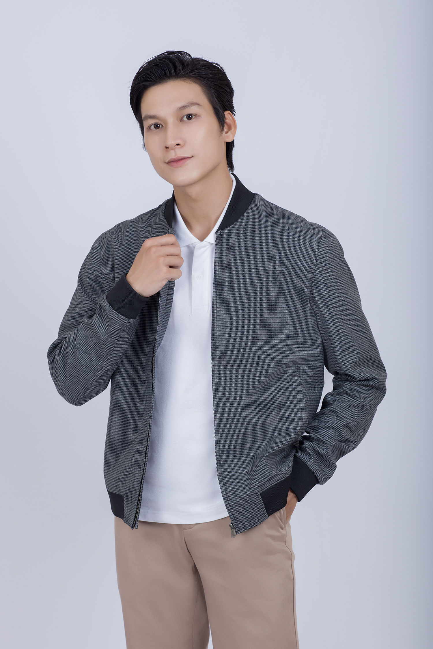 Áo Bomber màu xám đậm sọc nhuyễn