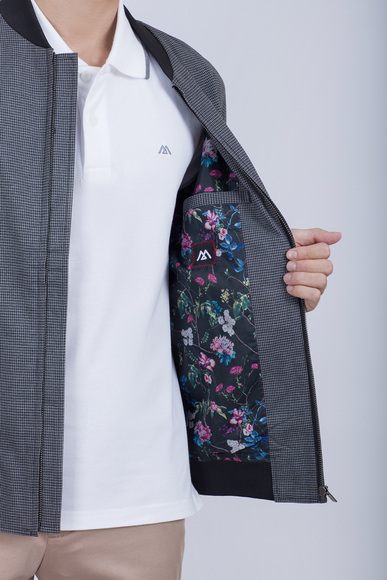 Áo Bomber màu xám đậm sọc nhuyễn