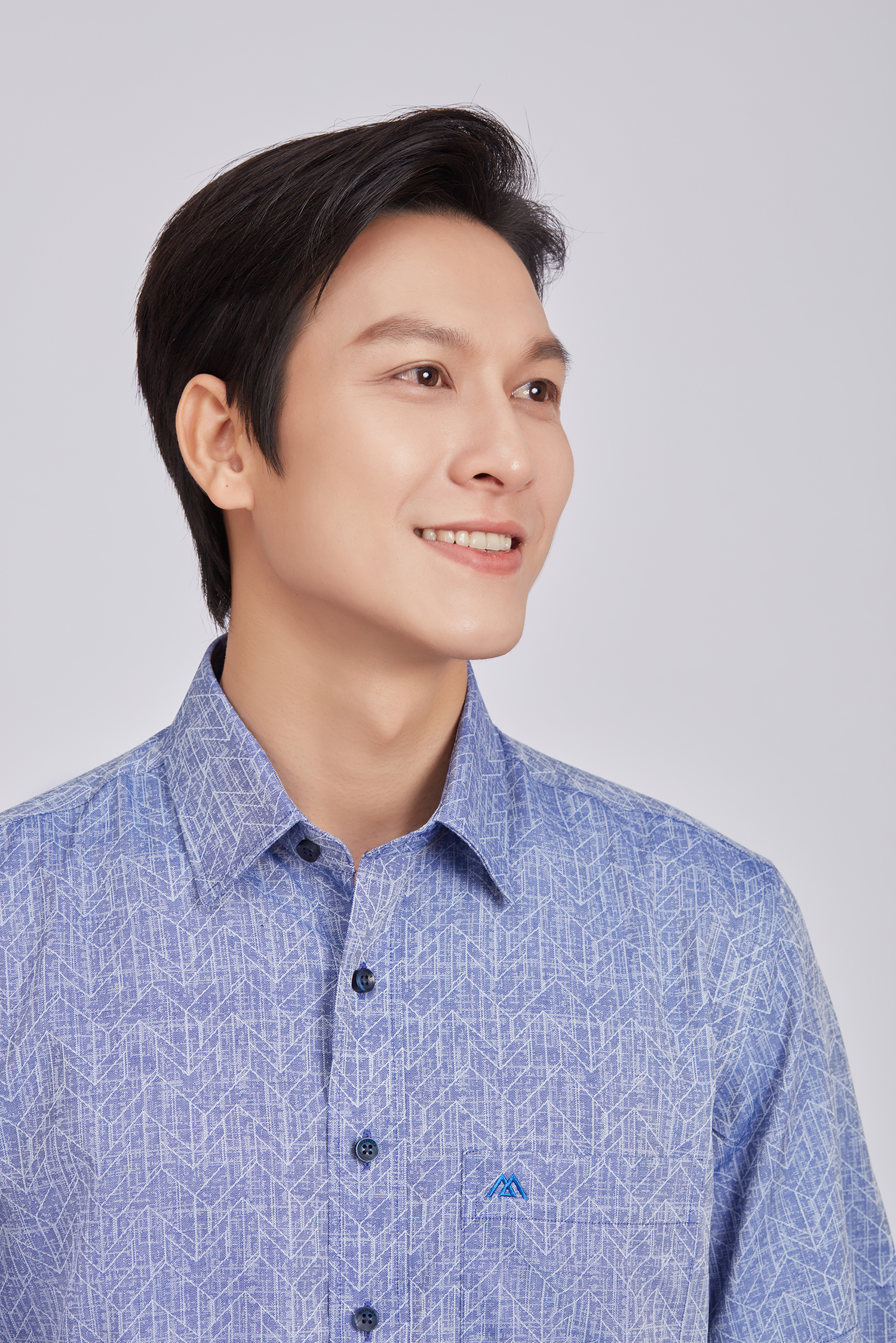 Sơ mi nam ngắn  - Casual vạt ngang- xanh họa tiết 