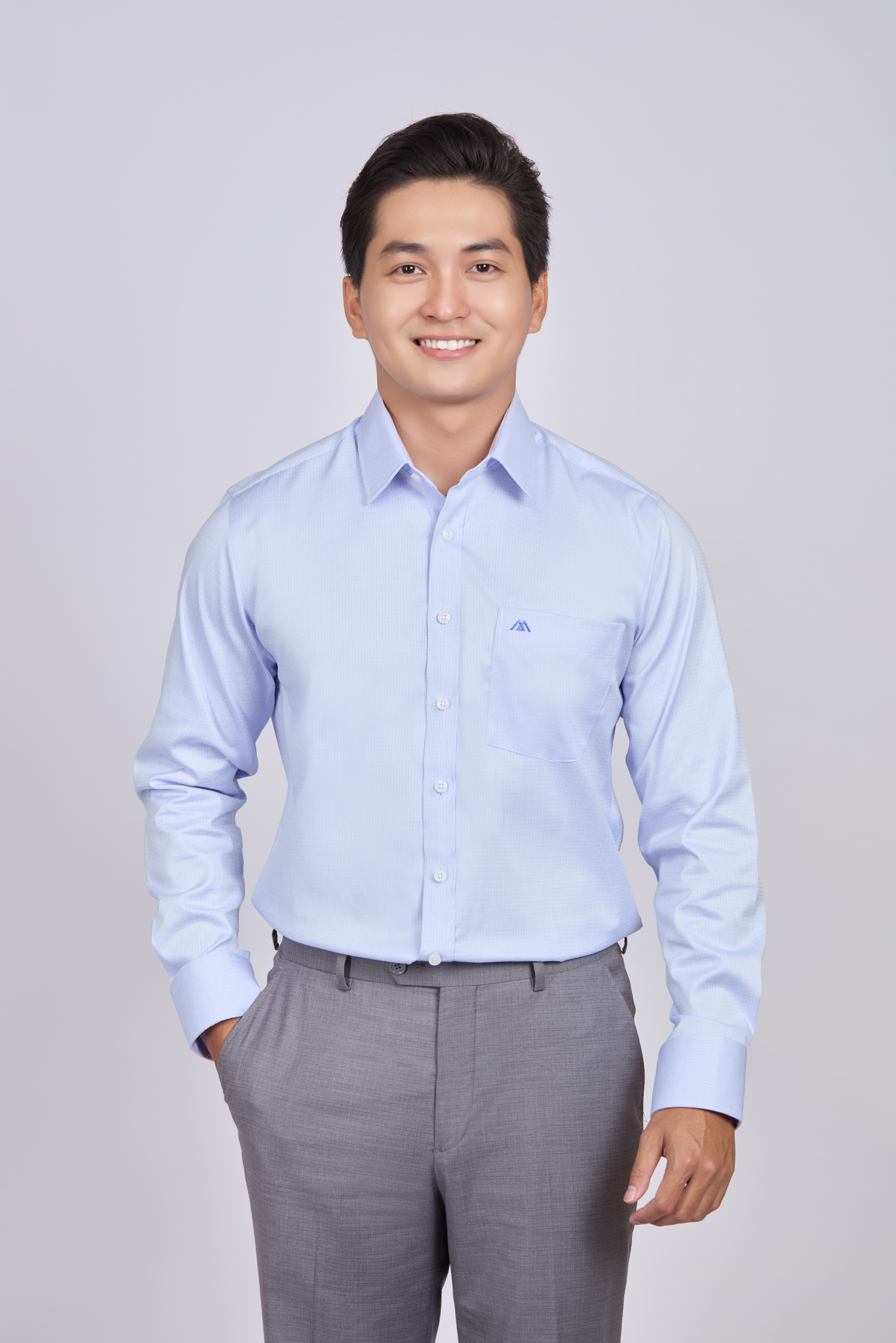 Sơ mi nam dài tay Regular vạt ngắn, màu xanh họa tiết ô vuông nhỏ